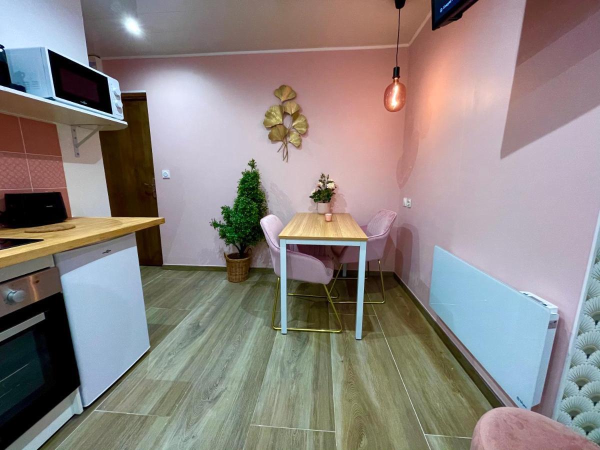 Capstay Color Valenciennes & Netflix Trith-Saint-Leger Bagian luar foto
