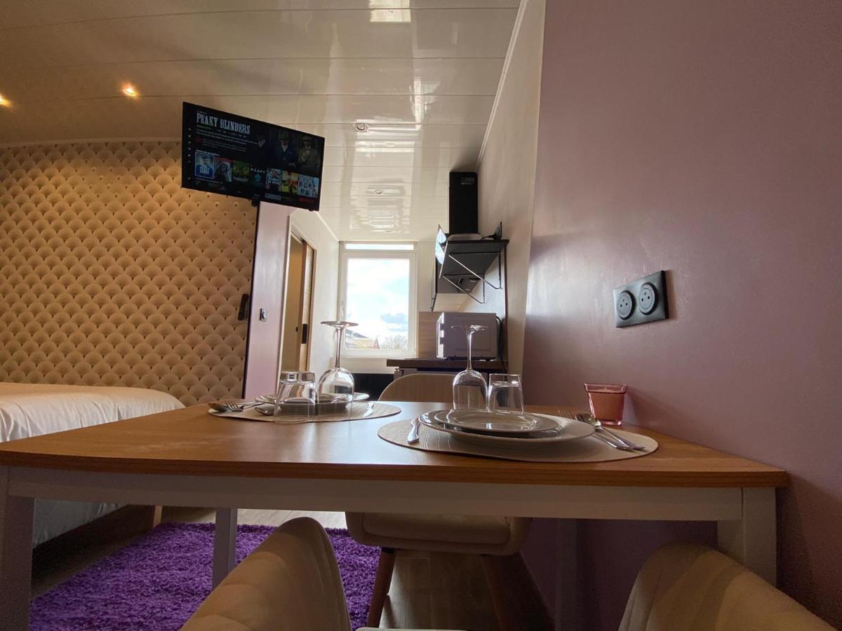 Capstay Color Valenciennes & Netflix Trith-Saint-Leger Bagian luar foto