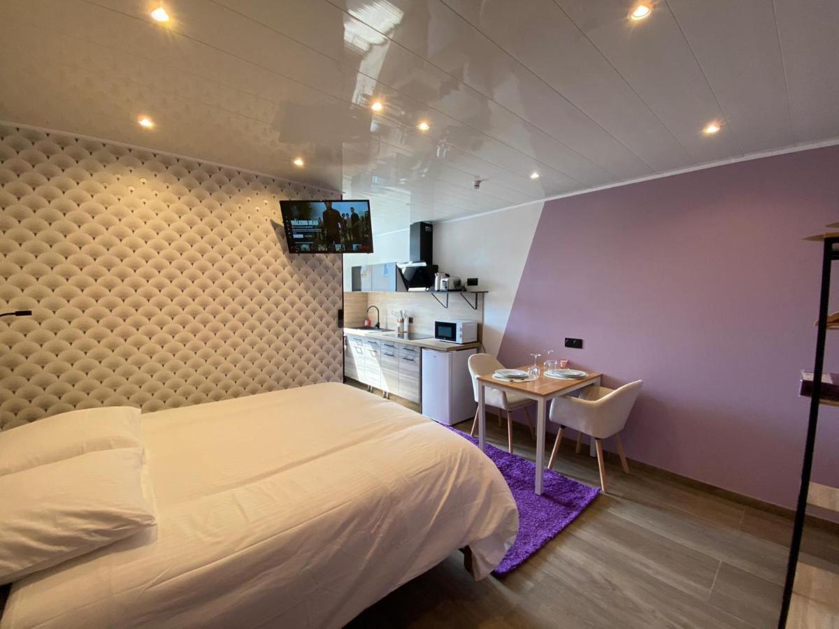 Capstay Color Valenciennes & Netflix Trith-Saint-Leger Bagian luar foto