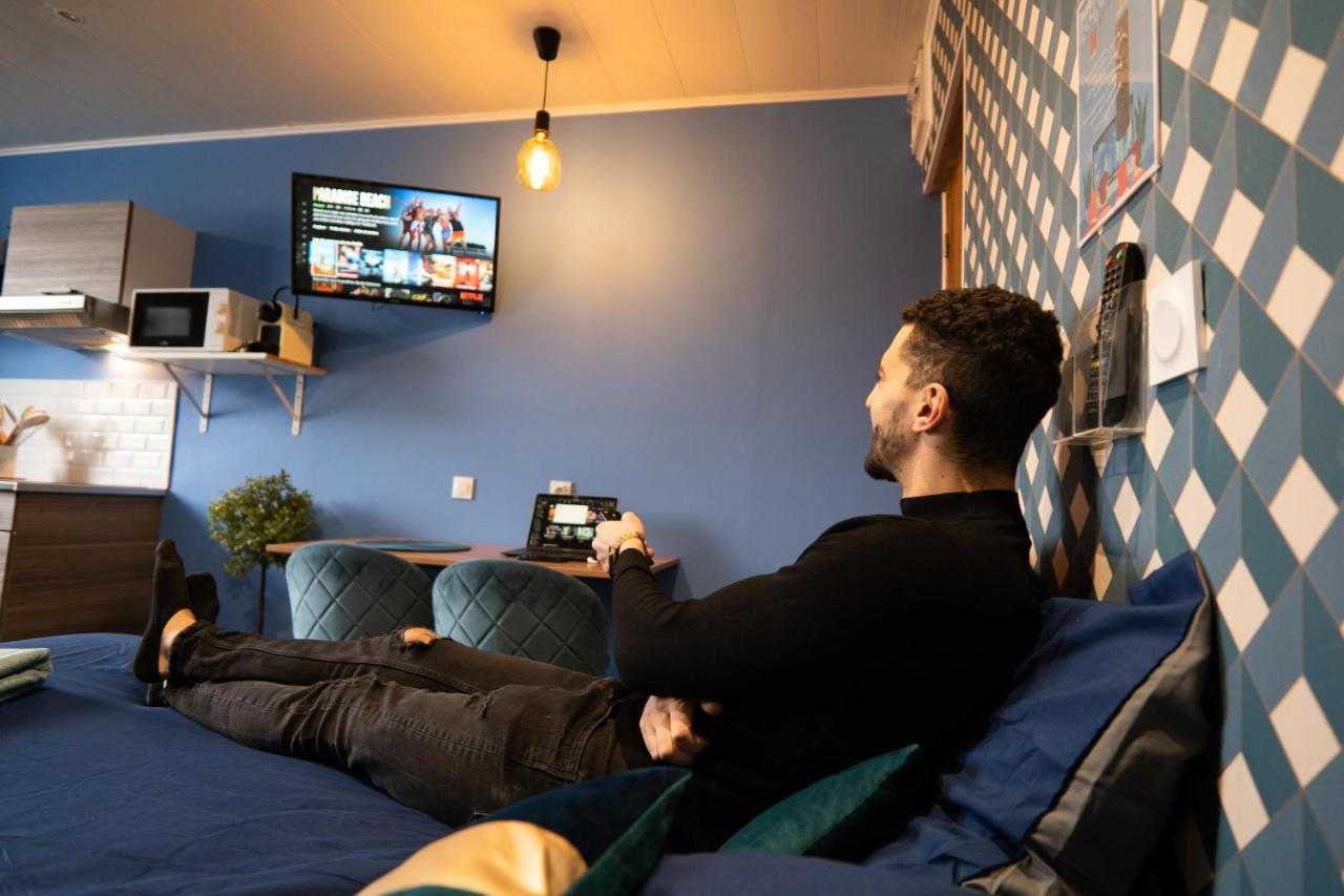 Capstay Color Valenciennes & Netflix Trith-Saint-Leger Bagian luar foto