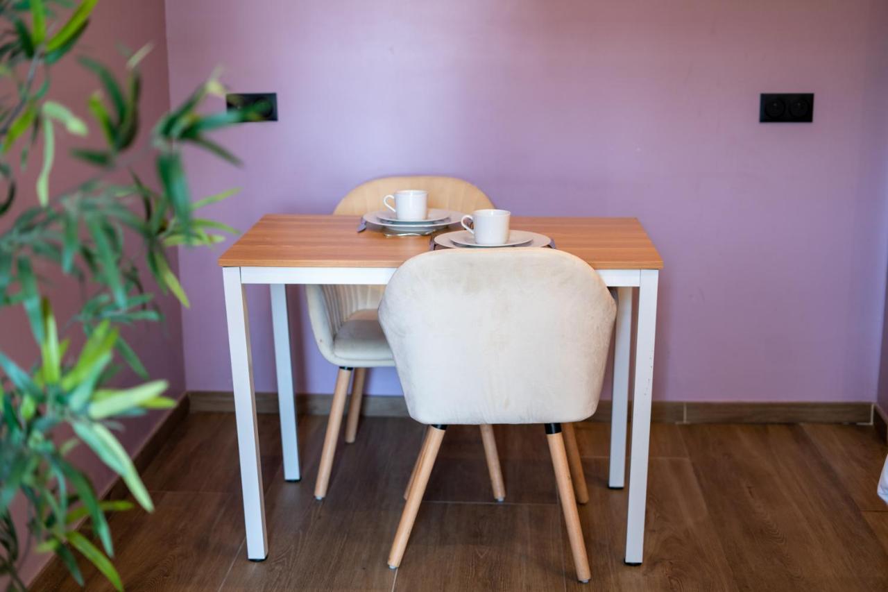 Capstay Color Valenciennes & Netflix Trith-Saint-Leger Bagian luar foto