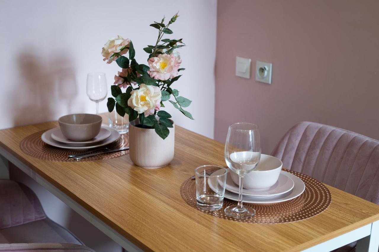 Capstay Color Valenciennes & Netflix Trith-Saint-Leger Bagian luar foto