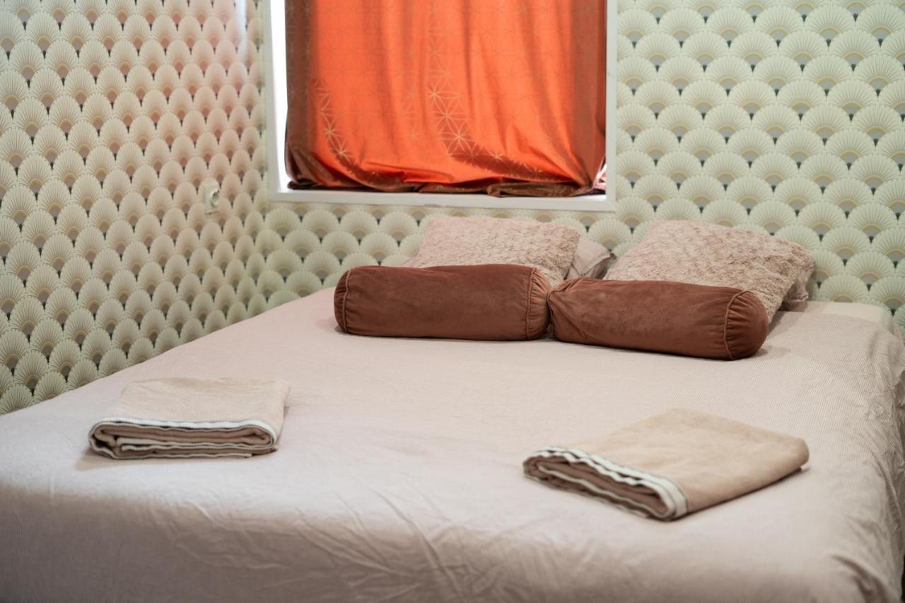 Capstay Color Valenciennes & Netflix Trith-Saint-Leger Bagian luar foto